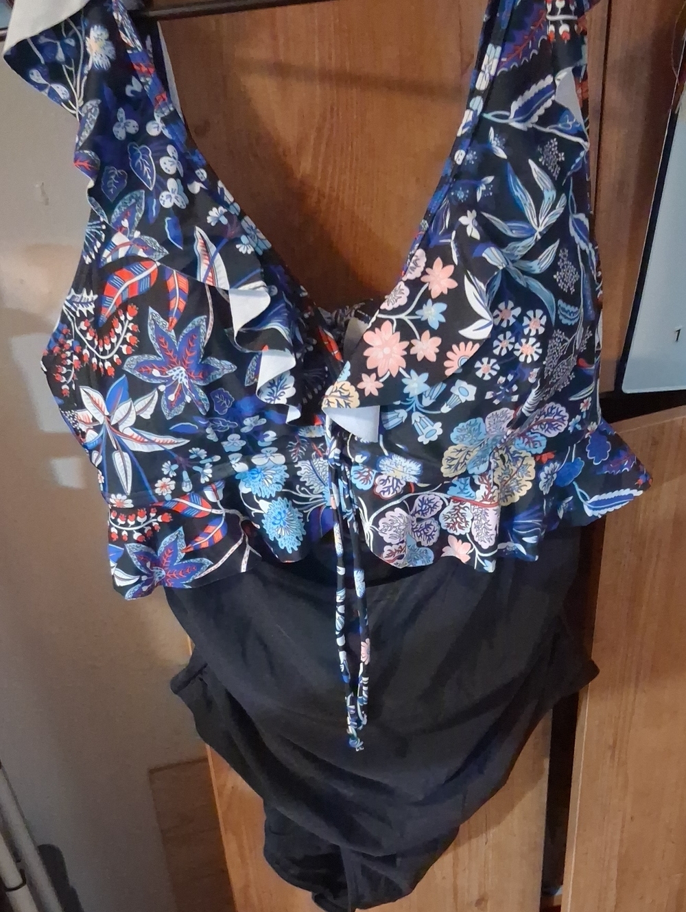 Eomine Floral Ruffle V-Neck Women's swimsuit with keyhole  cutout in front/back